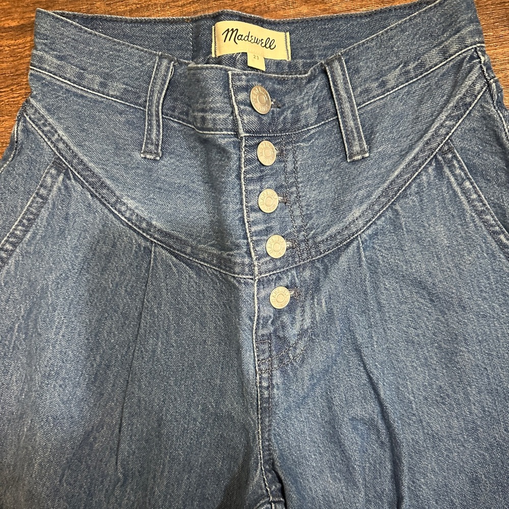 Madewell Tapered Yoke Jeans in Steinbeck Wash - comfort stretch - Picture 11 of 12